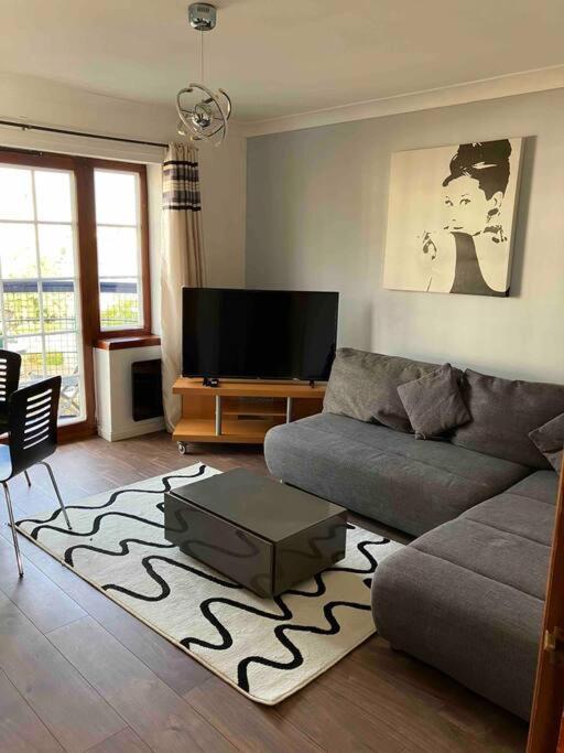 My Waterfront Apartment, Views Over Water Of Leith 에든버러 외부 사진